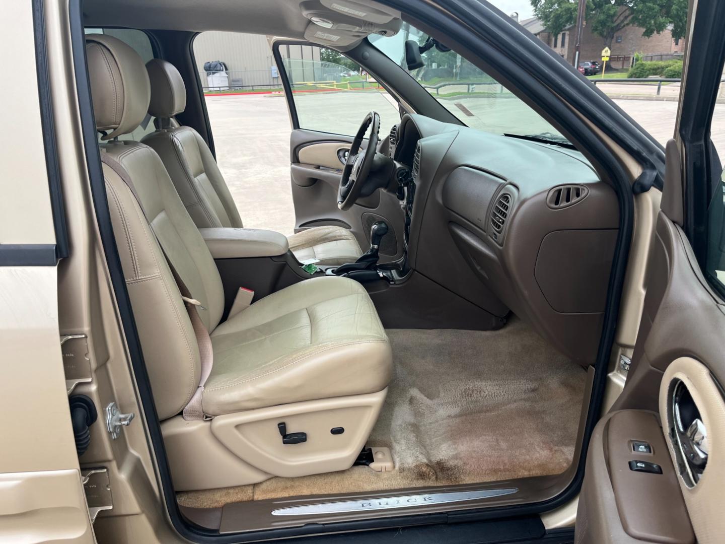 2007 GOLD /TAN Buick Rainier CXL (5GADS13S172) with an 4.2L L6 DOHC 24V engine, 4-Speed Automatic transmission, located at 14700 Tomball Parkway 249, Houston, TX, 77086, (281) 444-2200, 29.928619, -95.504074 - Photo#11